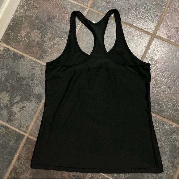 Under Armour Shorts and Tank Outfit Women's Size
M - Picture 3 of 9